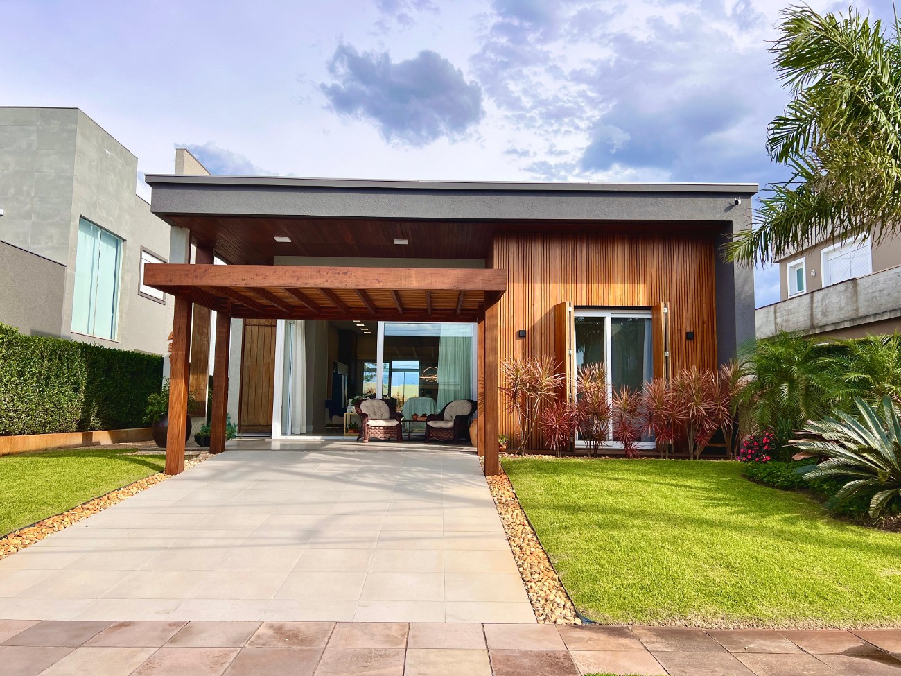 Casa em Condomínio 4 dormitórios para venda, Centro em Xangri-lá | Ref.: 15333